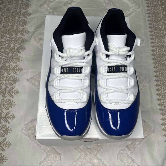 NEW Air Jordan 11 Retro Low ‘White Concord’ Shoes - Picture 2 of 7